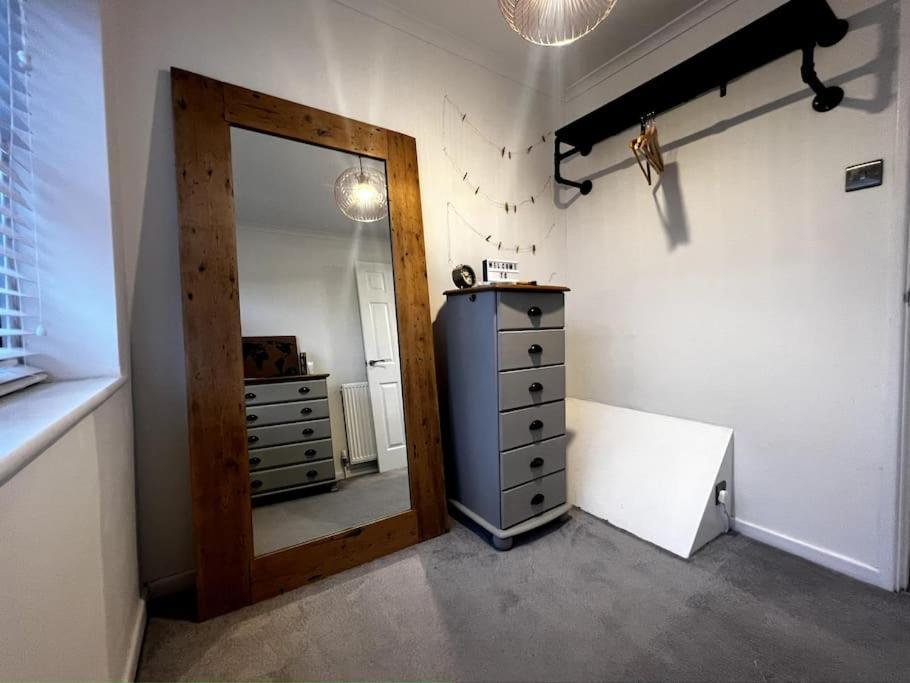 Вилла Entire Modern House In Tamworth - 2 Double Beds + Free Parking Экстерьер фото