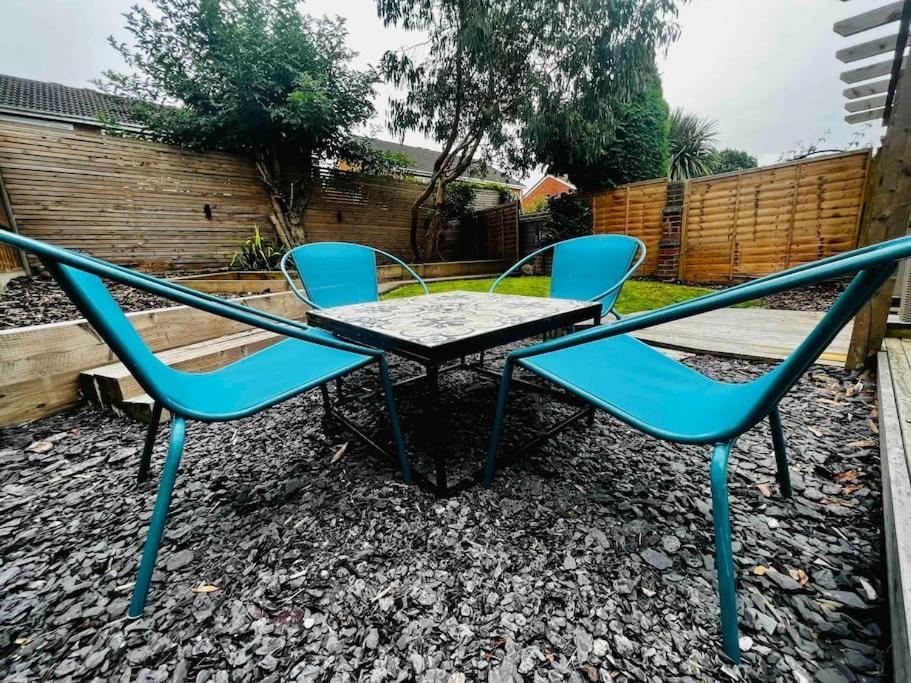 Вилла Entire Modern House In Tamworth - 2 Double Beds + Free Parking Экстерьер фото