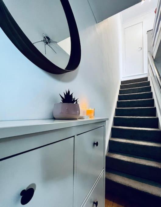 Вилла Entire Modern House In Tamworth - 2 Double Beds + Free Parking Экстерьер фото