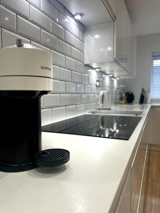 Вилла Entire Modern House In Tamworth - 2 Double Beds + Free Parking Экстерьер фото