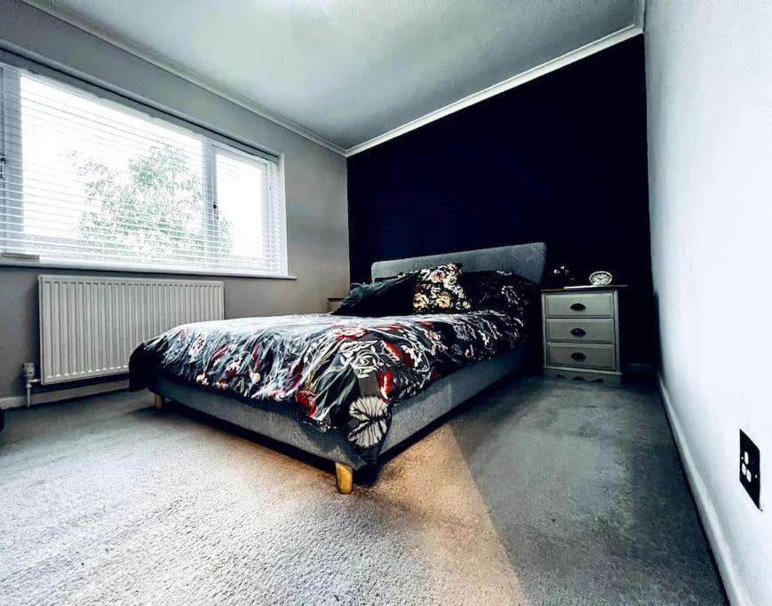 Вилла Entire Modern House In Tamworth - 2 Double Beds + Free Parking Экстерьер фото