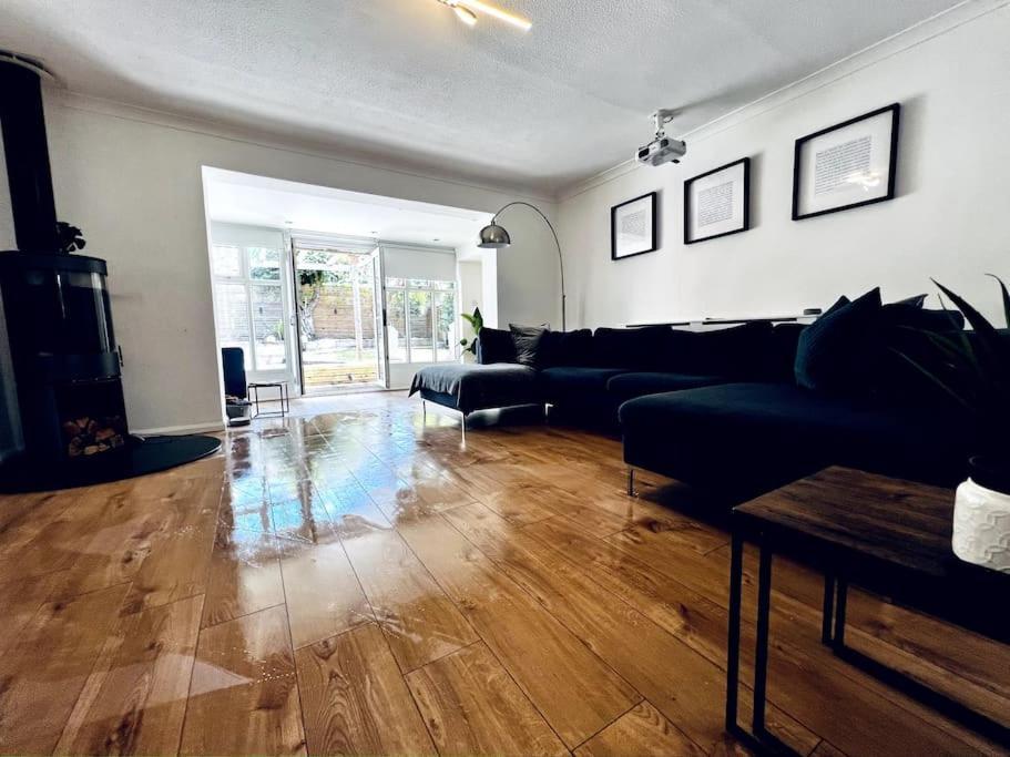 Вилла Entire Modern House In Tamworth - 2 Double Beds + Free Parking Экстерьер фото