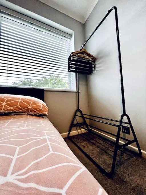 Вилла Entire Modern House In Tamworth - 2 Double Beds + Free Parking Экстерьер фото